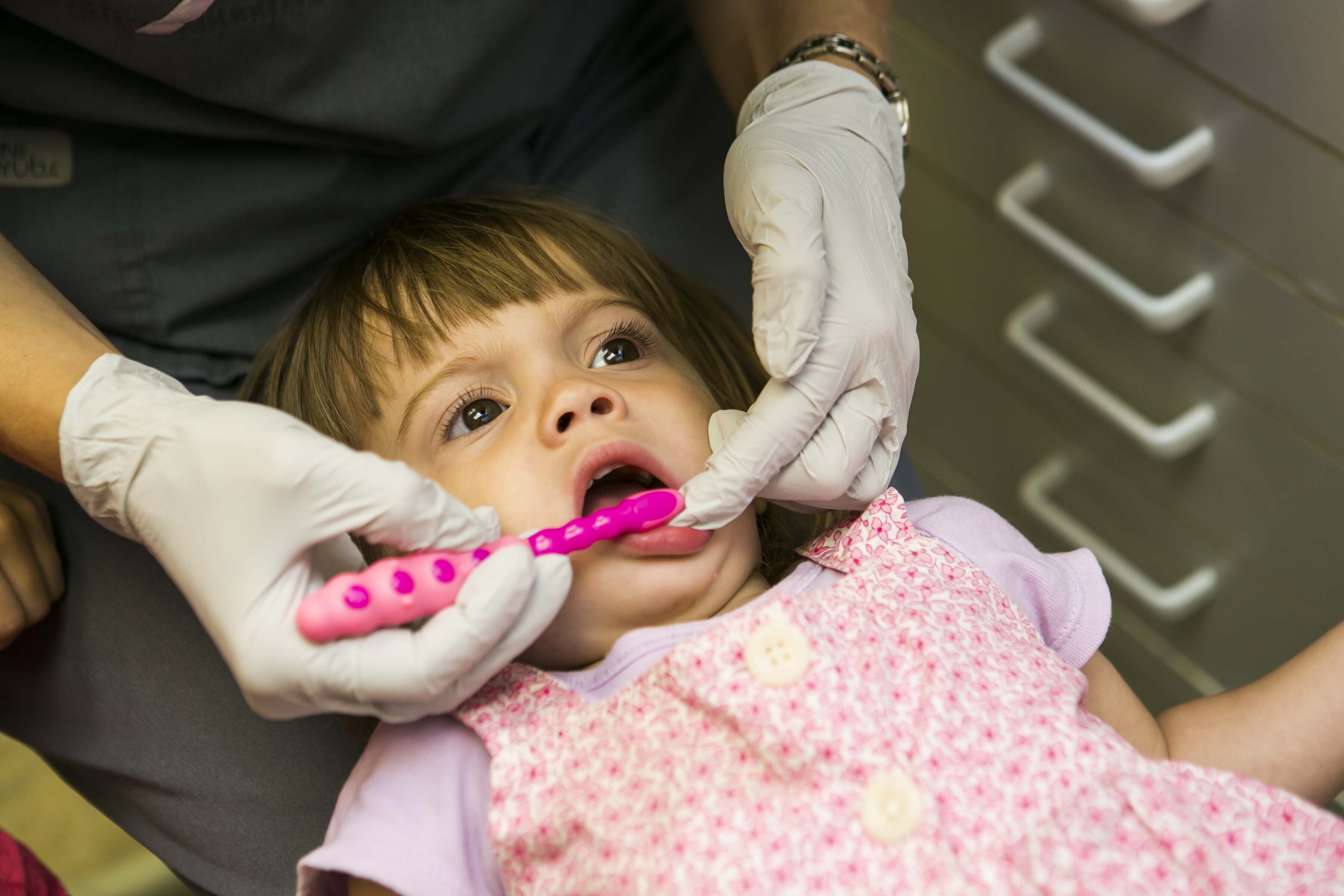 Cleaning bottom row of teeth